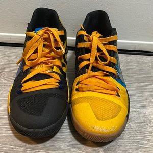 Nike Kyrie 3 GS What The Kyrie University Gold/Blue Glow-Black-Hyper Jade